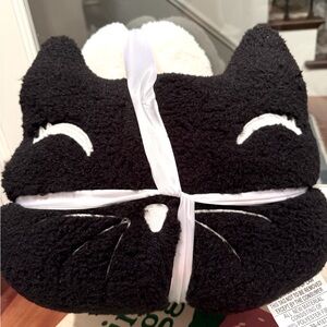 Ghost and cat pillow, adorable 2 pack viral set! Brand new with tags👻🐈‍⬛